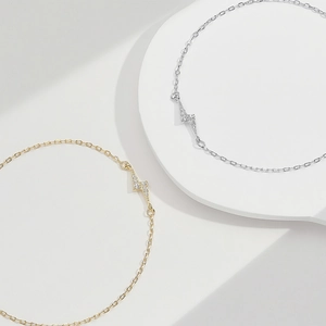 Minimalist S925 sterling silver lightning bolt bracelets in gold and silver plating