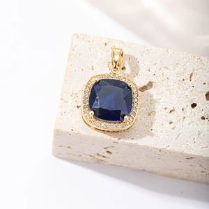 Elegant four-prong square blue zircon pendant with gold necklace for women luxury style