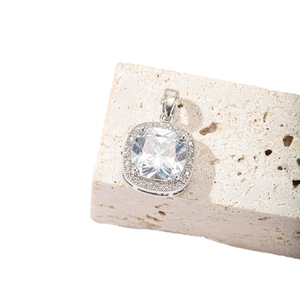 Elegant cushion cut square zircon halo pendant necklace in silver for women