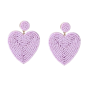 Orecchini pendenti a forma di cuore con perline lavanda fatti a mano con oro