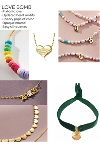 Detailansicht von mehrlagigem Schmuck mit Herzanhängern und Buchstaben-Halsketten