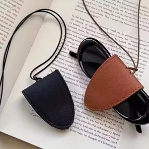 Tragbare Brillenetui aus PU-Leder Hals-Hänge-Brillen-Aufbewahrungstasche Magnetische Litschitextur Brillenhalter-Schutz