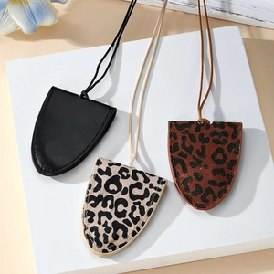 Catena per occhiali e maschera in acrilico con placcatura in oro UV bicolore e stampa leopardata