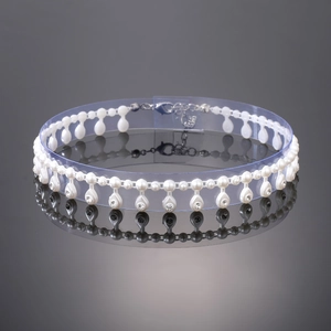 Collier ras du cou élégant à strass avec perles pendantes et chaîne argentée réglable