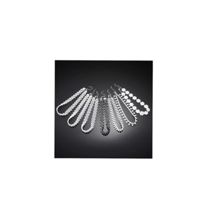 Lot de 7 colliers ras du cou avec strass étincelants et perles en noir et blanc élégants