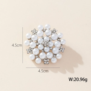 Elegant 4.5cm round pearl and rhinestone floral brooch with silver alloy base