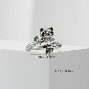 Minimalistischer Waschbär-Ring aus Silber mit 1,7 cm Durchmesser und einem Gewicht von 2,9 g