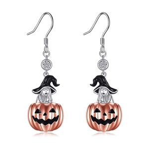 Κρεμαστά σκουλαρίκια Halloween με μάγισσα και ροζ χρυσή κολοκύθα σε λευκό φόντο
