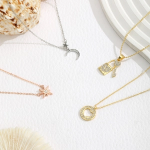 Minimalistische Koperen Strass Hanger Ketting Voor Vrouwen Ster Maan Hart Slot Sleutel Charms Goud Roségoud Zilver Sieraden