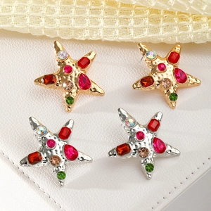 Starfish earrings with colorful gemstones and hammered metal in gold and silver finish