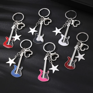 Y2K Retro Alloy Guitar Keychain With Star Heart Charm Rock Style Music Instrument Pendant For Bag Car Key Decoration