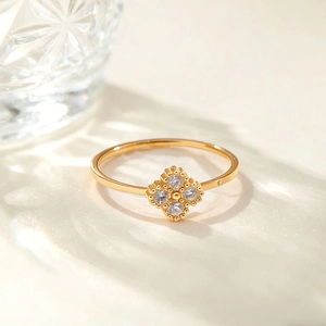 Bague Trèfle en Acier Titane Plaqué Or Minimaliste Avec Strass en Zirconium Pour Femme Petit Design Bijoux de Doigt