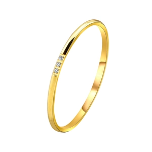 Anello minimalista in acciaio al titanio dorato con tre pietre di zircone verticali