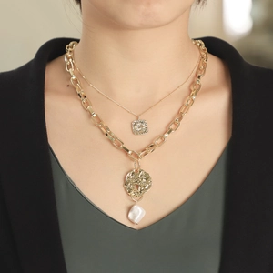 Trendy Gold Multi Layered Necklace For Women Zinc Alloy With Imitation Artificial Pearl Heart Coin Pattern Vintage Layered Jewelry Gift