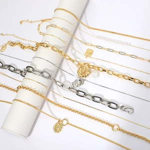 Collane multistrato stile hip hop con catene cubane in oro, argento e metallo scuro