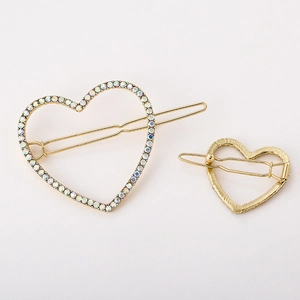 Elegantes zweiteiliges Haarspangen-Set in Herzform mit glitzernden Strasssteinen