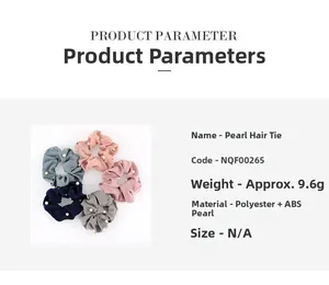 Vue détaillée de chouchous en satin avec perles ABS en rose bleu et gris clair