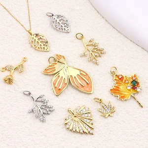 Elegant Gold Plated Copper Leaf Flower Pendant Necklace For Women Zirconia Rhinestone Maple Rose Heart Shape Jewelry Gift
