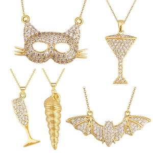 Goldenes Anhänger Halsketten Set mit Fledermaus, Muschel und Martiniglas mit Zirkonia