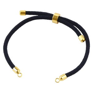 Detalle del cordón negro para pulsera DIY con deslizador dorado ajustable y aros de metal
