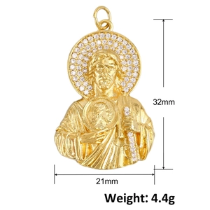 Pendentif Jésus plaqué or avec micro-incrustation de zircons blancs de 32 mm sur 21 mm