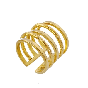 Bague multicouche chic en acier inoxydable plaqué or 18 carats avec gravure d'étoiles