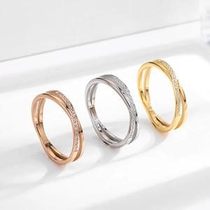 Anello in Acciaio Inossidabile a Doppio Strato Incrociato Per Donna Elegante Zirconia Scintillante Forma a X Gioielli