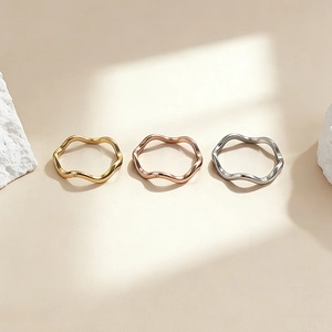 Bague Vague en Acier Titane Minimaliste pour Femme Bague Courbe Géométrique à la Mode Bijoux de Bureau Quotidiens