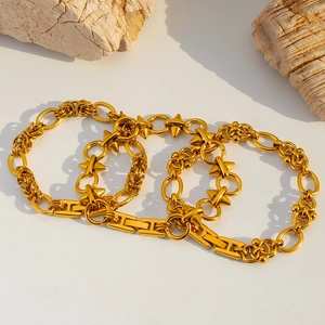 Bracelets en acier inoxydable plaqué or 18 carats avec maillons byzantins et rivets punk