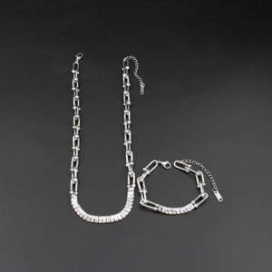 U-link chain jewelry set with marquise zircons and adjustable 18K gold plated clasp