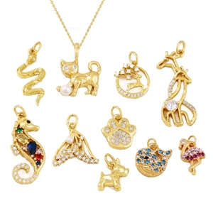 Pendentifs animaux plaqués or avec serpent, chat et hippocampe sertis de zircon