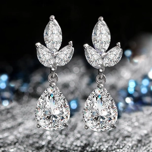 Elegantes pendientes de plata con circonitas corte pera y marquesa para estilo de lujo