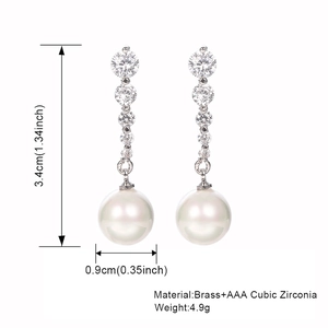 Dimensiones detalladas de los pendientes largos con circón vertical y perla blanca