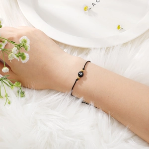 Bracciale in corda nera fatto a mano con lettera A e perline dorate per uomo e donna