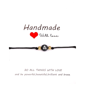 Bracciale fatto a mano corda nera lettera A con perle dorate e confezione