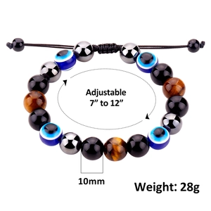 Détail des perles oeil de tigre 10mm sur bracelet ajustable en corde tressée oeil maléfique