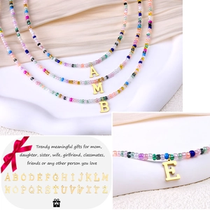 Collana di perline colorate in acciaio inossidabile con 26 pendenti a forma di lettera