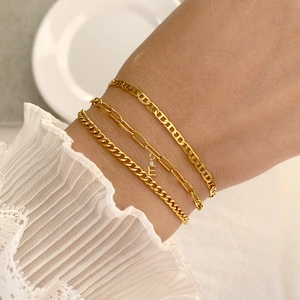Ensemble de 3 Bracelets Minimalistes en Acier Inoxydable pour Femmes Plaqués Or Zirconium Lettre Initiale Bijoux Cadeau