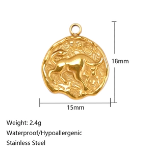 Λεπτομερής όψη του μενταγιόν Ταύρος 15x18mm από επιχρυσωμένο ανοξείδωτο ατσάλι 18k