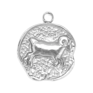 Pendentif zodiaque vintage en acier inoxydable avec relief Bélier et texture martelée