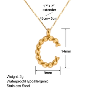 Especificaciones de tamaño del collar con colgante de letra C en acero inoxidable de 18k