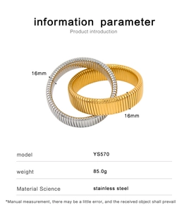 Dettaglio dei bracciali a serpente tubogas da 16mm in acciaio inossidabile oro e argento