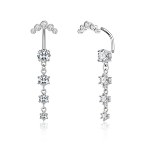 Detailansicht von silbernem Bauchnabelpiercing aus Edelstahl mit Zirkon-Anhänger und Gewinde