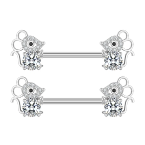 Detail von silbernen Nippelstäben mit mausförmigem Zirkonia-Pavé und rundem Hauptstein