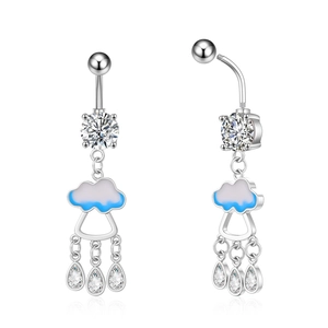 Detailansicht Bauchnabelpiercing mit Wolke und Regentropfen aus blauen Zirkonia Steinen
