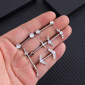 Set de 5 piercings industriales de acero plateado con detalles de opalo y circon