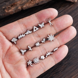 Set de pendientes de botón minimalistas de acero inoxidable plateado con circonitas