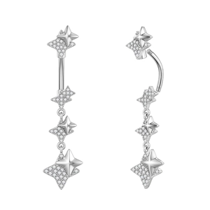 Detailansicht eines baumelnden Doppelstern-Bauchnabelpiercings mit Zirkonia