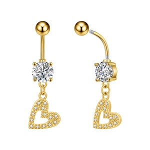 Detalle de piercings de ombligo de corazón dorado con rosca interna y circón