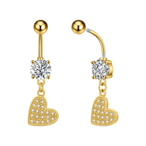 Detalle de piercing ombligo corazón dorado con rosca interna y pavé de circonitas